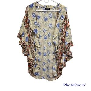Size S GiGio USA Floral and Animal Print Lightweight Ruffle Short Sleeve Kimono